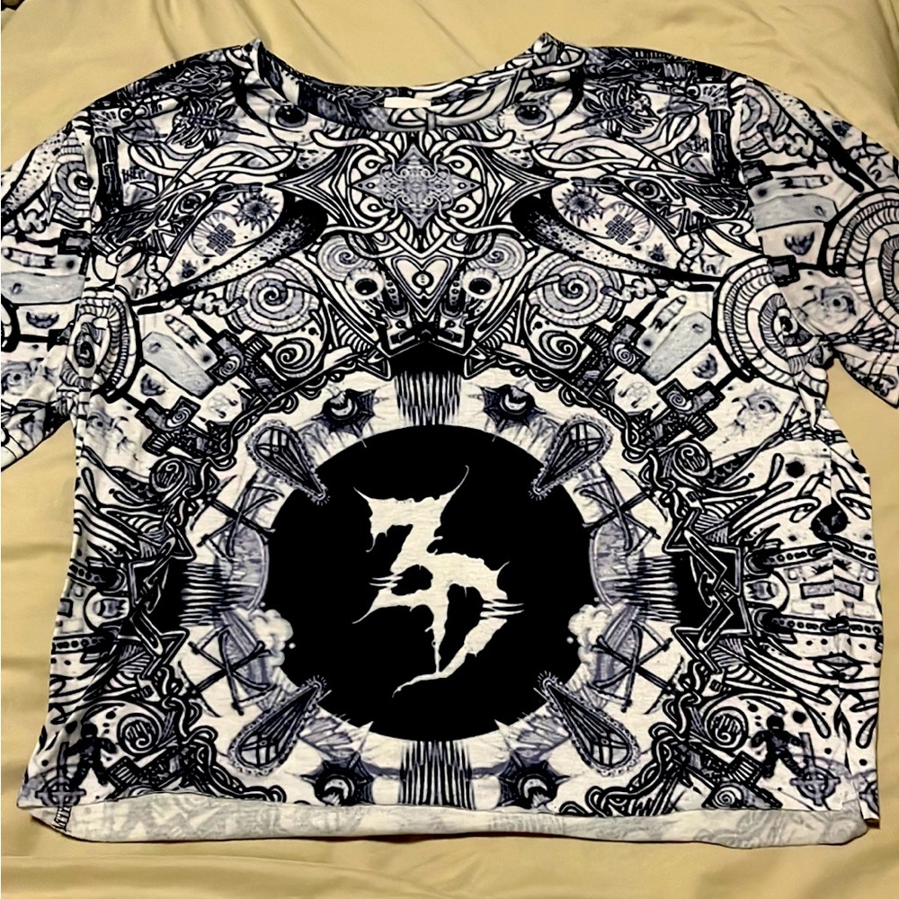 Cropped zeds dead patterned t-shirt